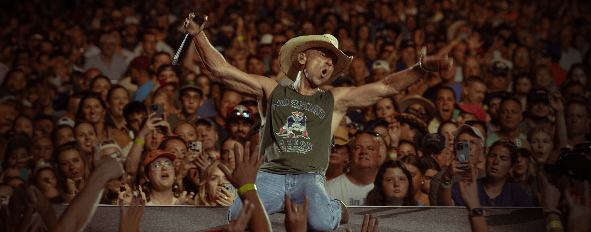 Kenny Chesney Closes It Out with “Carry On”