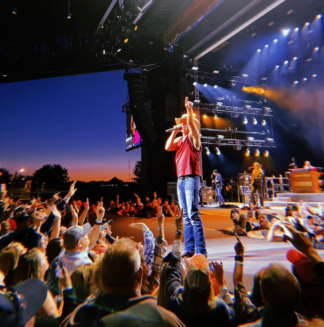 Blossom Sending Advance Warnings -- Kenny Chesney’s Cleveland Show Elicits Alertsrobocalls, Emails Advises Fans to Arrive Early